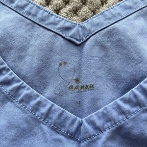 JAANU vneck vback 3 pocket scrub top